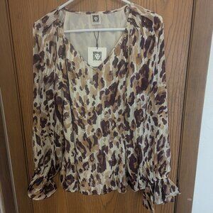 NWT Ann Klein Leopard V-Neck Blouse with Bell Sleeves-Small